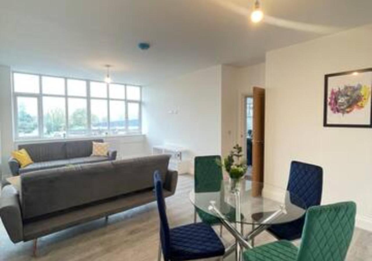 2 Bedroom Apartment - Flitwick - Contractor Friendly - Tourist Ready - Full Kitchen - Wifi - Smart Tv - Sofa Bed - Free Parking - Ideal For Short Or Long Stays Flitwick (Bedfordshire) Exterior foto