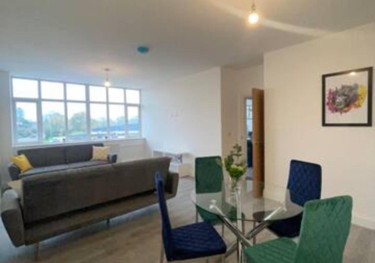 2 Bedroom Apartment - Flitwick - Contractor Friendly - Tourist Ready - Full Kitchen - Wifi - Smart Tv - Sofa Bed - Free Parking - Ideal For Short Or Long Stays Flitwick (Bedfordshire) Exterior foto