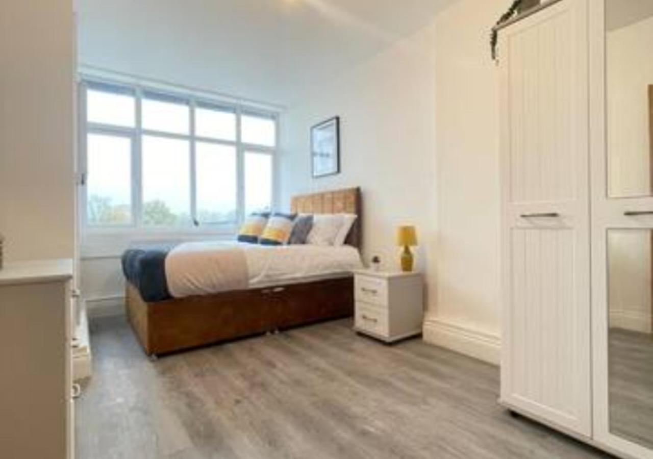 2 Bedroom Apartment - Flitwick - Contractor Friendly - Tourist Ready - Full Kitchen - Wifi - Smart Tv - Sofa Bed - Free Parking - Ideal For Short Or Long Stays Flitwick (Bedfordshire) Exterior foto