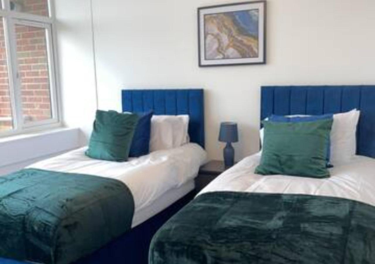 2 Bedroom Apartment - Flitwick - Contractor Friendly - Tourist Ready - Full Kitchen - Wifi - Smart Tv - Sofa Bed - Free Parking - Ideal For Short Or Long Stays Flitwick (Bedfordshire) Exterior foto