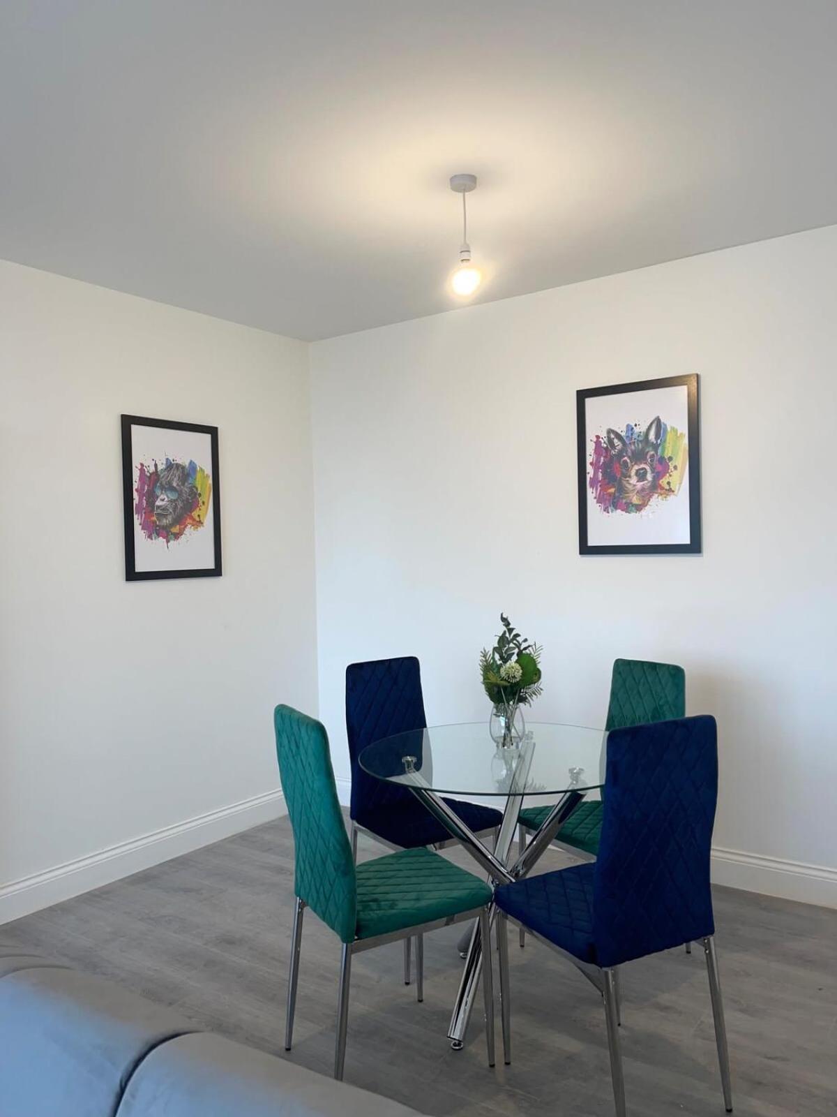 2 Bedroom Apartment - Flitwick - Contractor Friendly - Tourist Ready - Full Kitchen - Wifi - Smart Tv - Sofa Bed - Free Parking - Ideal For Short Or Long Stays Flitwick (Bedfordshire) Exterior foto