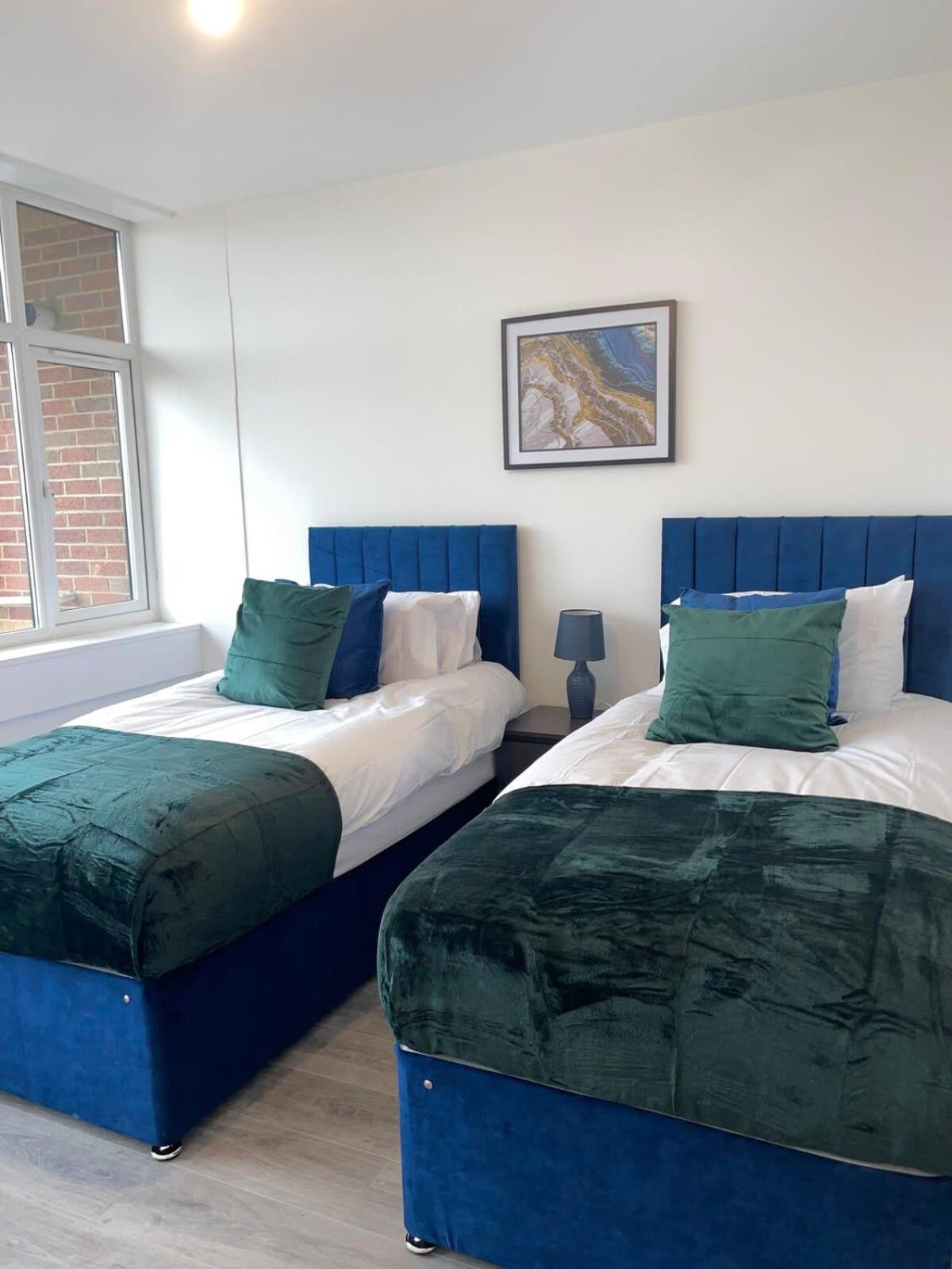 2 Bedroom Apartment - Flitwick - Contractor Friendly - Tourist Ready - Full Kitchen - Wifi - Smart Tv - Sofa Bed - Free Parking - Ideal For Short Or Long Stays Flitwick (Bedfordshire) Exterior foto